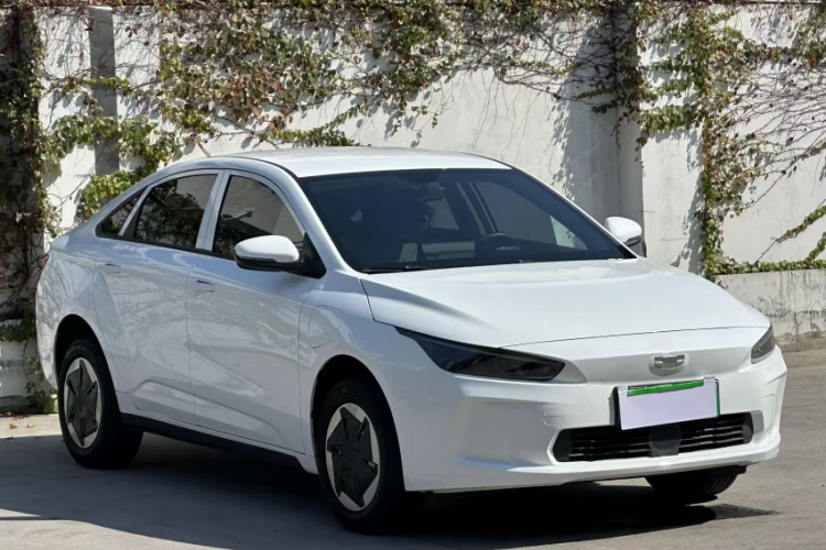 吉利几何A 2024款 410KM 出行版车身外观6001