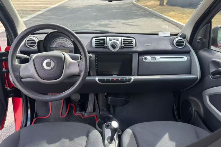 smart fortwo 2011款 1.0 MHD 硬顶标准版中控内饰7003
