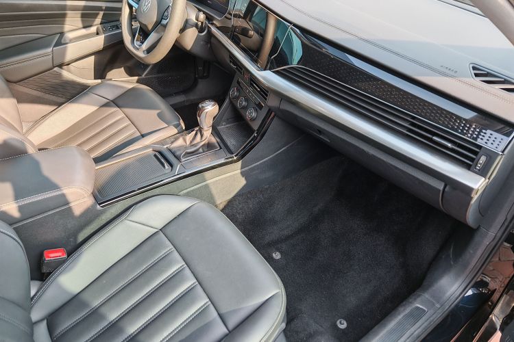 大众 帕萨特 2024款 280TSI 商务版中控内饰7010