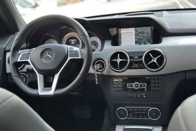 奔驰GLK级 2014款 GLK 200 标准型中控内饰7007