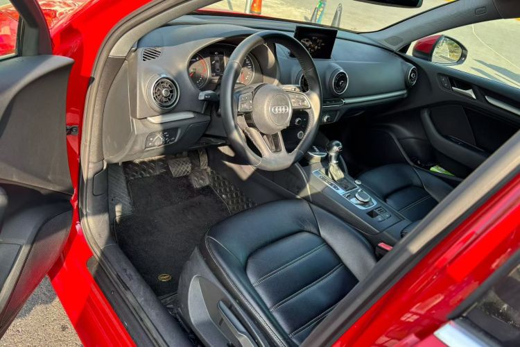 奥迪A3 2018款 30周年年型 Limousine 35 TFSI 进取型局部细节19