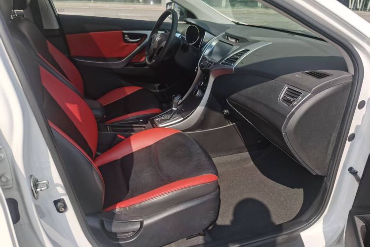 现代 朗动 2016款 1.6L 自动尊贵型中控内饰7008