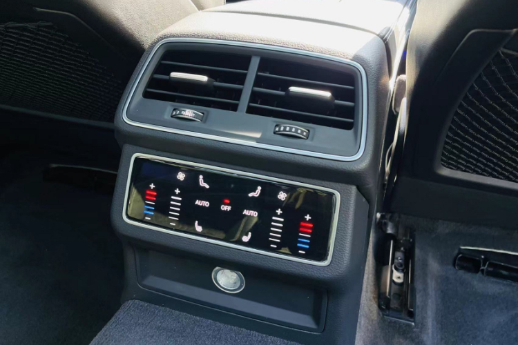 奥迪A6L 2021款 55 TFSI quattro 尊享动感型中控内饰7006