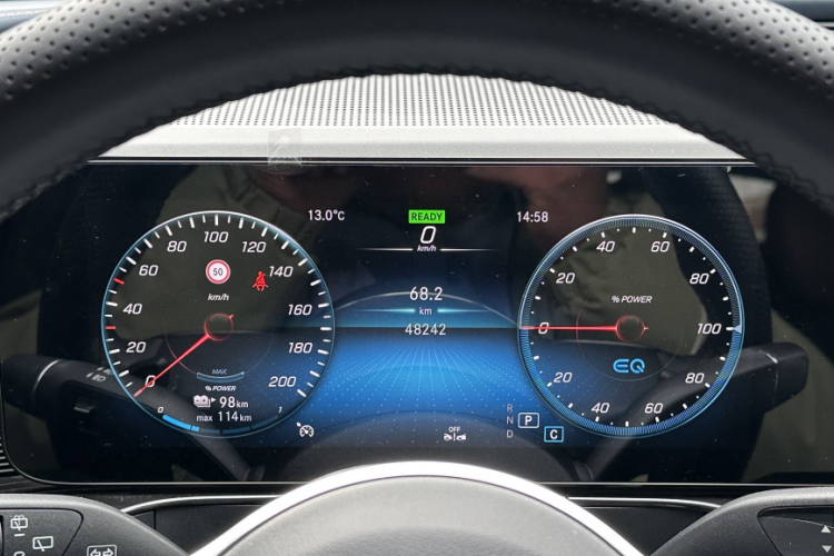 奔驰EQC 2022款 EQC 350 4MATIC中控内饰7010