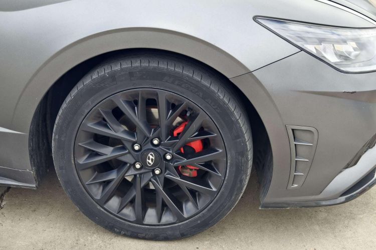 现代 索纳塔 2022款 270TGDi DCT 20周年纪念款车身外观6008