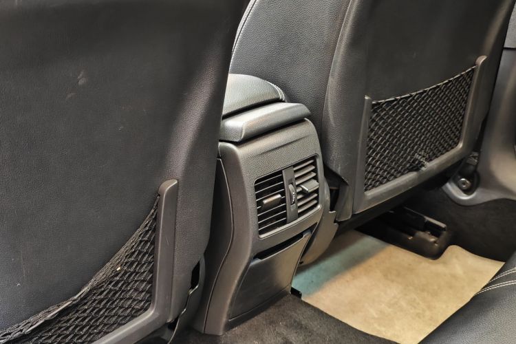 奔驰GLA 2018款 GLA 200 动感型中控内饰7002