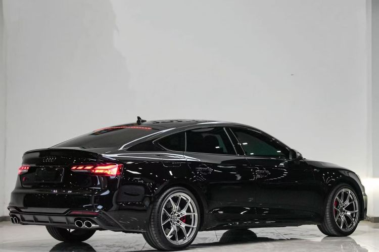 奥迪S5 2022款 S5 3.0T Sportback车身外观6004