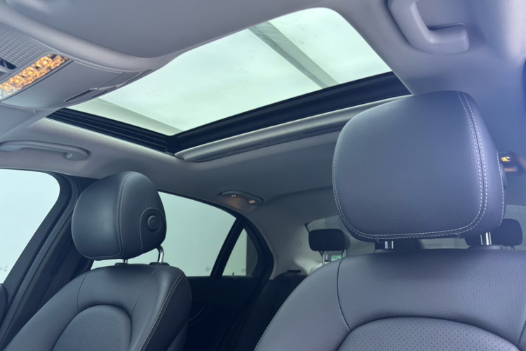 奔驰C级 2018款 C 180 L 时尚型运动版局部细节22