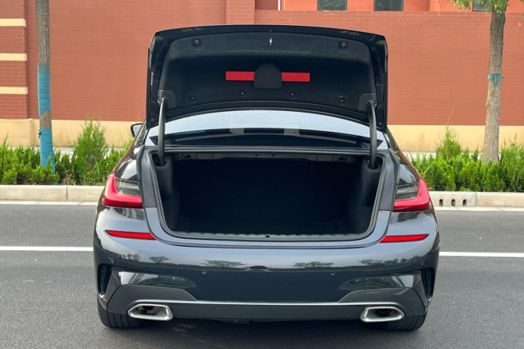 宝马3系 2020款 320Li M运动套装局部细节23