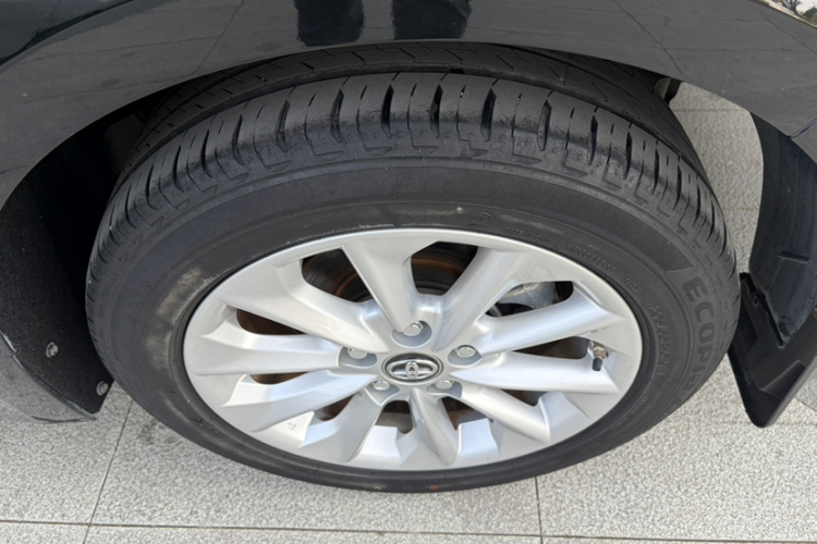 丰田 卡罗拉 2021款 双擎 1.8L E-CVT精英版车身外观6007