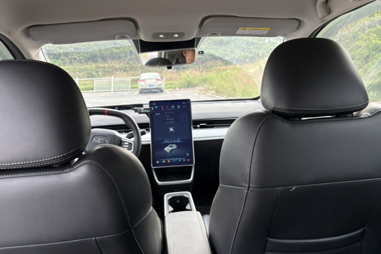 哪吒汽车 哪吒V 2022款 潮 400 Lite中控内饰7009