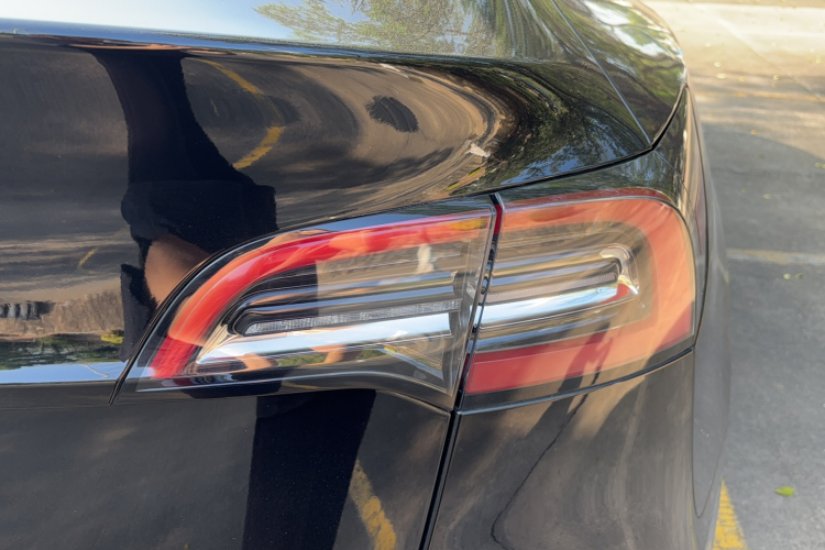 特斯拉 Model Y 2022款 后轮驱动版车身外观6007