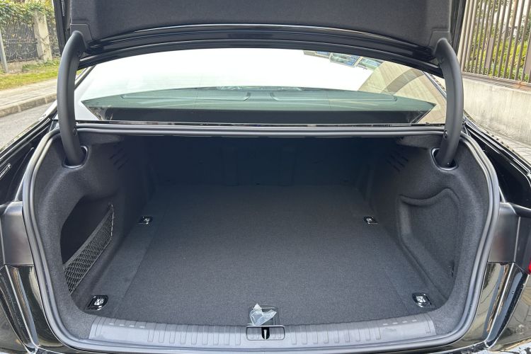 奥迪A6L 2025款 改款 45 TFSI quattro 臻选动感型局部细节23