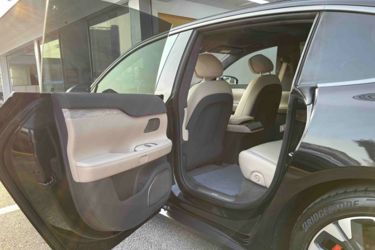 蔚来ET7 2022款 100kWh 首发版中控内饰7003