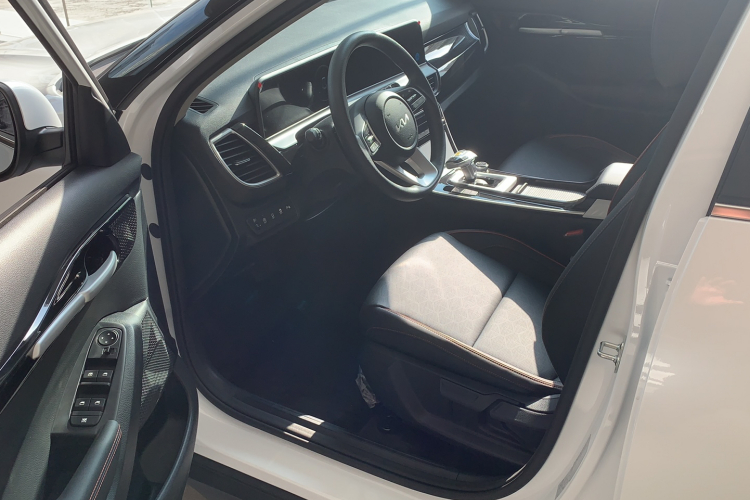 起亚 赛图斯 2026款 1.5L IVT豪华舒享版中控内饰7002