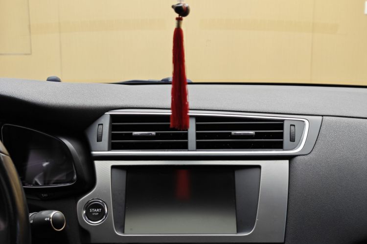 DS 5LS 2016款 1.6T 豪华版THP160中控内饰7009