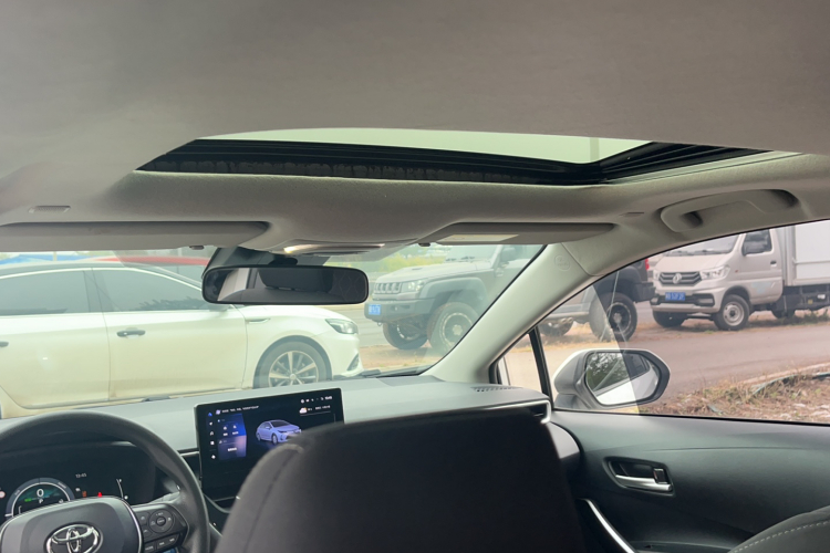 丰田 卡罗拉 2023款 1.8L 智能电混双擎 精英版局部细节22
