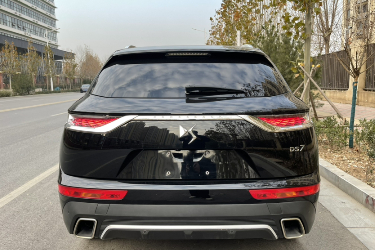 DS 7 2018款 45THP 里沃利先锋版车身外观6002