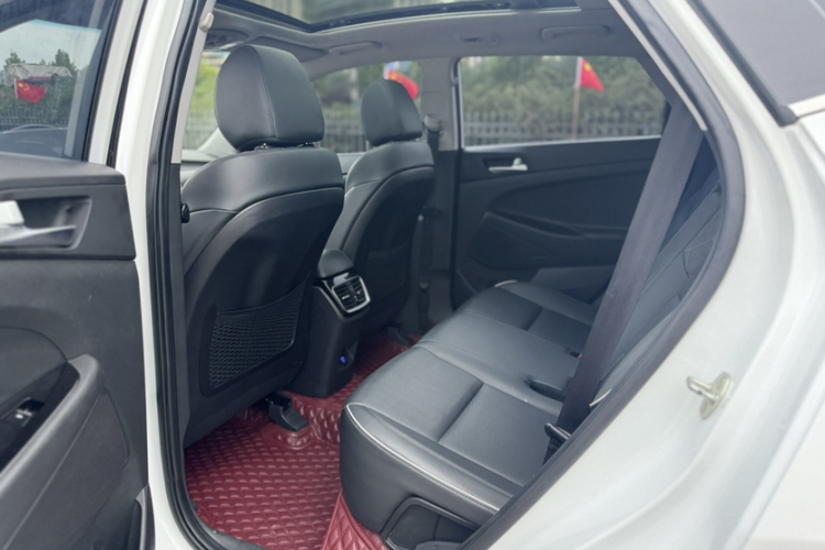 现代 途胜 2019款 280TGDi 双离合两驱时尚版 国VI中控内饰7006