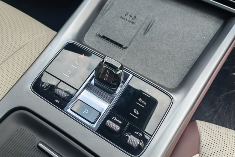 比亚迪 海豹07 DM-i 2025款 DM-i 1.5L 125km 豪华型中控内饰7004