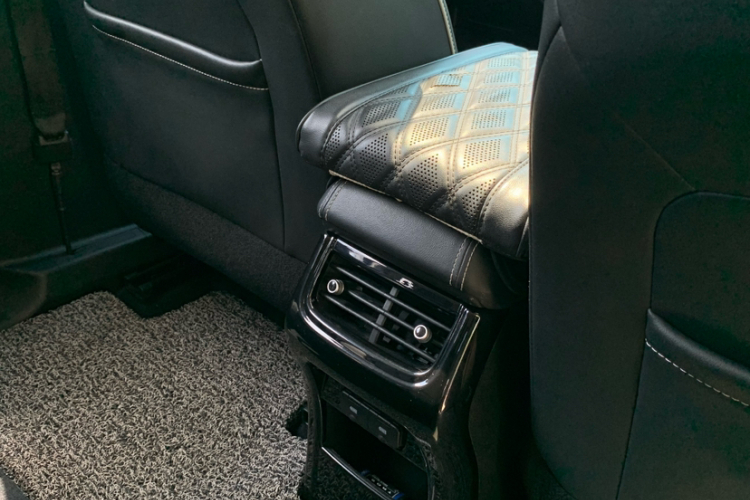 坦克300 2021款 越野版 2.0T 征服者中控内饰7010