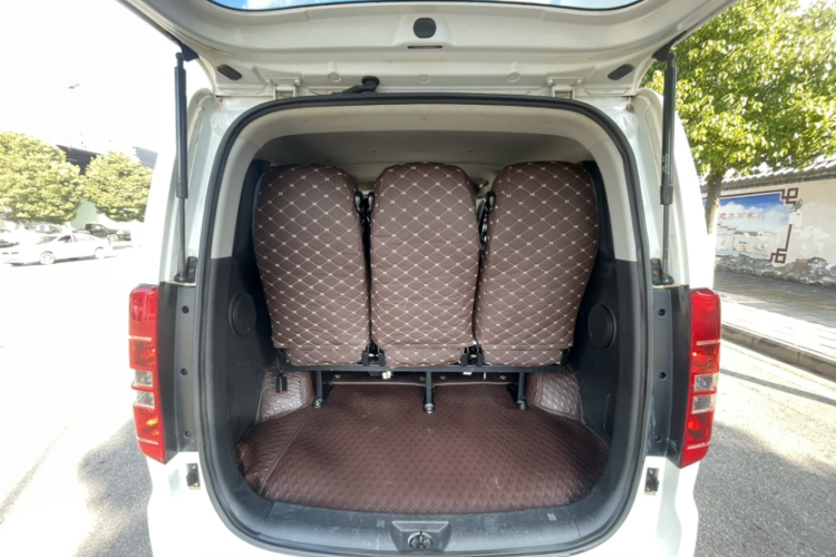 江淮瑞风 瑞风M3 2019款 PLUS 宜家版 1.8L 豪华型 9座中控内饰7002