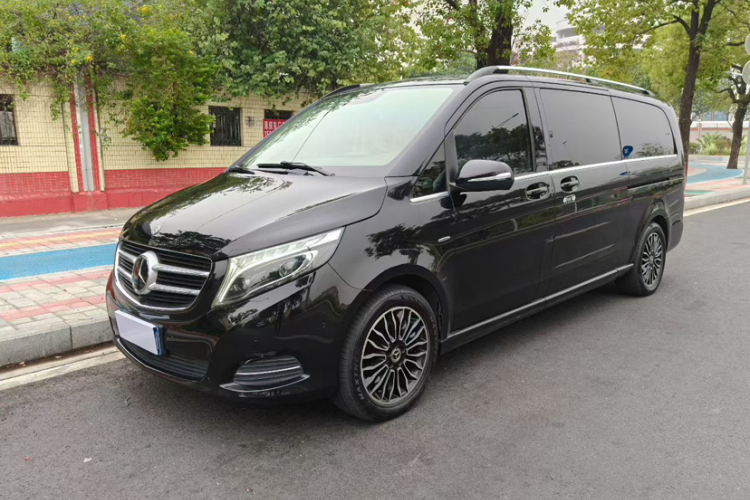 奔驰V级 2018款 V 260 L 尊贵加长版 国VI车身外观6005