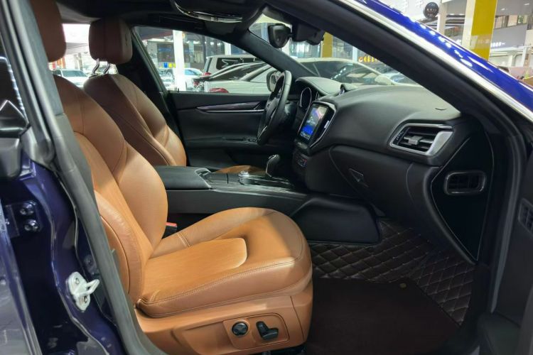 玛莎拉蒂 Ghibli 2018款 改款 3.0T 标准版中控内饰7009