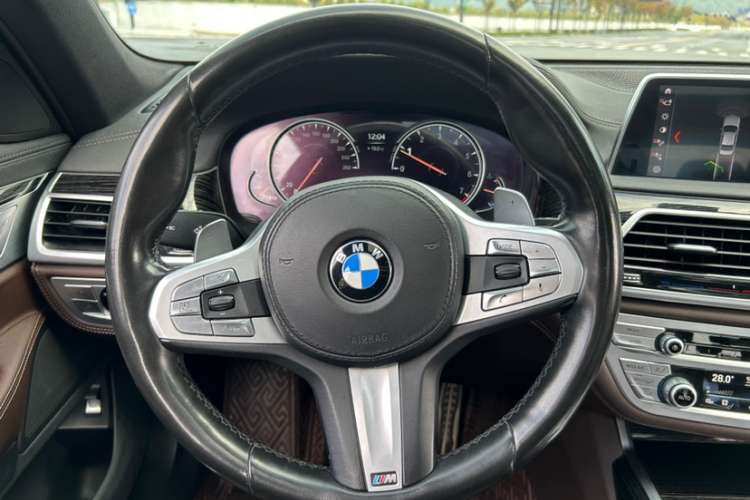 宝马7系 2018款 730Li 领先型 M运动套装中控内饰7010