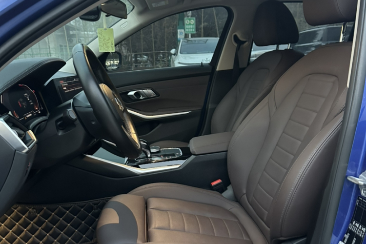 宝马3系 2020款 320Li M运动套装局部细节19