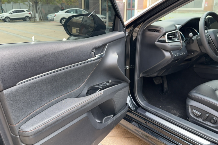 丰田 凯美瑞 2021款 2.0G 豪华版中控内饰7002