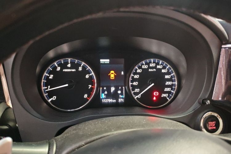 三菱 欧蓝德 2016款 2.4L 四驱豪华版 7座中控内饰15