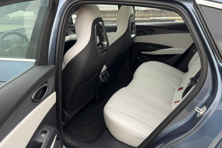 比亚迪 海豹06新能源 2025款 DM-i 智驾版 120KM尊享型中控内饰7003