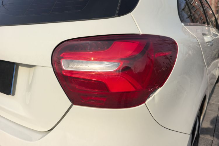 奔驰A级(进口) 2018款 A 200 时尚型车身外观6009