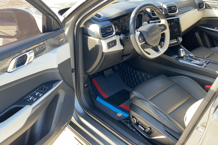 领克02 2022款 2.0TD DCT耀Pro中控内饰7002