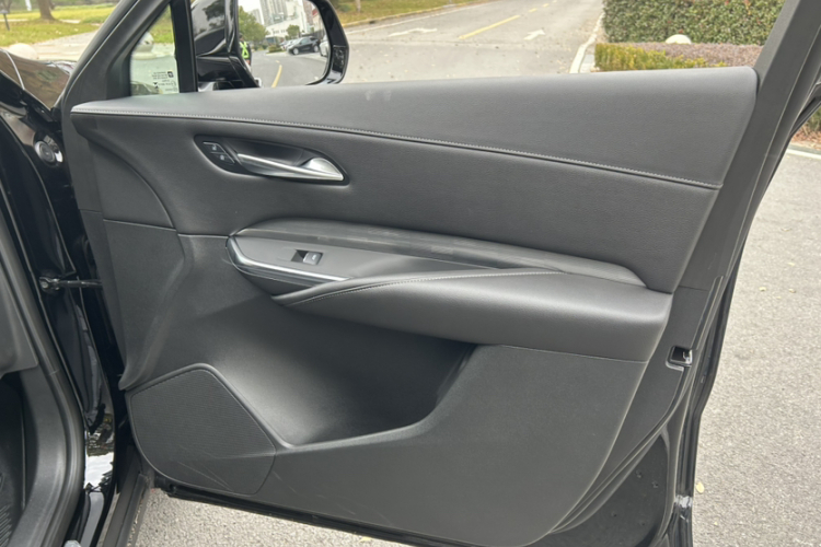 凯迪拉克XT4 2024款 改款 28T 两驱豪华型中控内饰7006