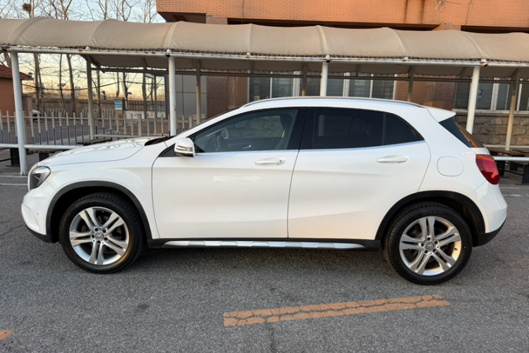 奔驰GLA 2016款 GLA 200 动感型车身外观6005