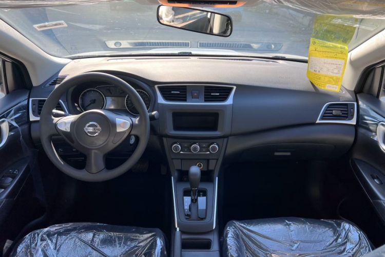 日产 轩逸 2024款 改款三 经典 1.6XE CVT舒适版中控内饰7001