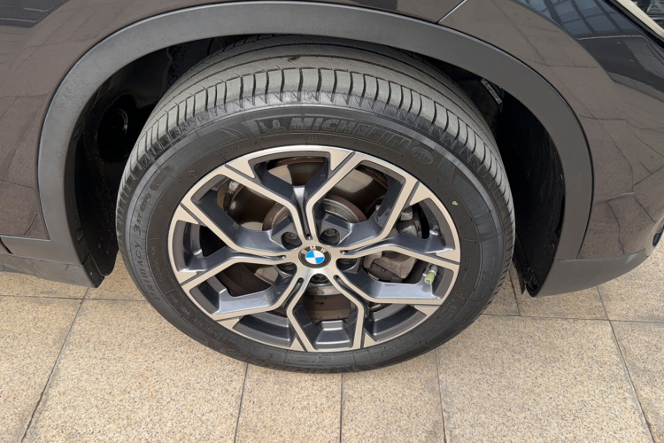 宝马X1 2022款 sDrive25Li 领先型车身外观6003