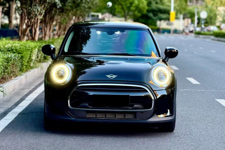 MINI 2023款 改款 1.5T COOPER 艺术家车身外观6006