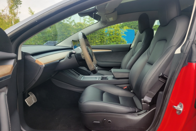 特斯拉 Model 3 2022款 Performance高性能全轮驱动版局部细节19