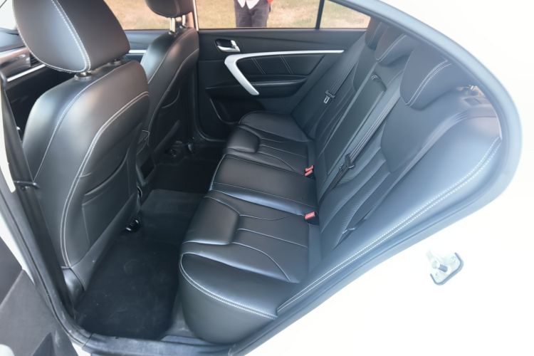 吉利汽车 帝豪 2017款 三厢百万款 1.5L 手动向上版中控内饰7004