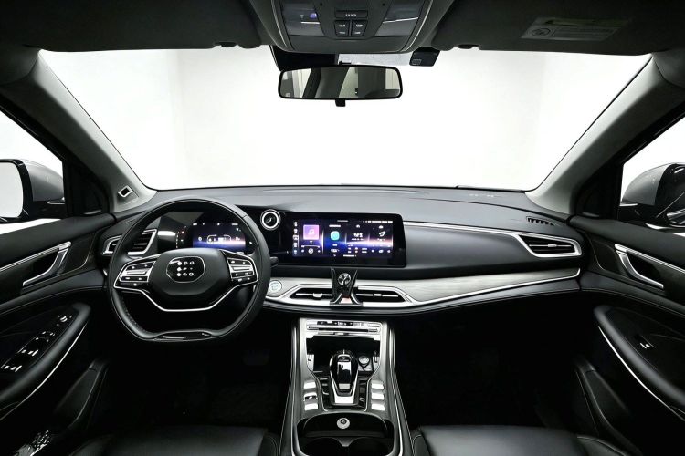 蓝电E5 2024款 荣耀版 100KM臻享型 7座中控内饰7001