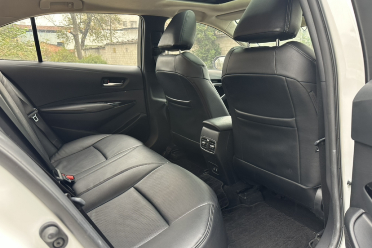 丰田 亚洲狮 2021款 2.0L 豪华版中控内饰7003