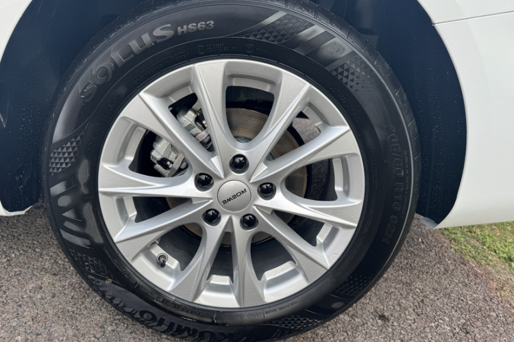 荣威i5 2026款 1.5L CVT豪华版车身外观6008