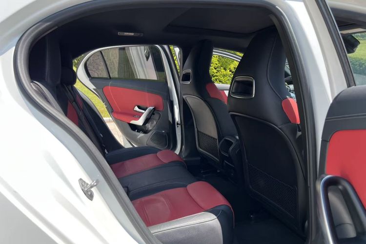 奔驰A级AMG(进口) 2020款 改款 AMG A 35 4MATIC中控内饰7002