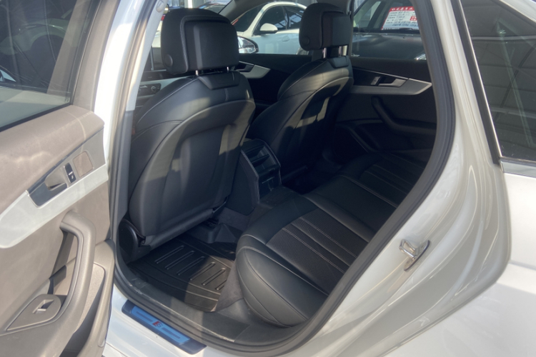 奥迪A4L 2024款 40 TFSI 时尚动感型中控内饰7005