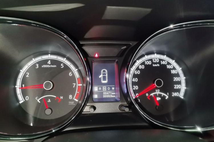 启辰T70X 2015款 2.0L CVT睿趣运动版中控内饰15