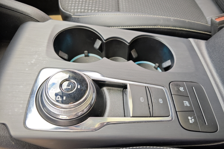 福特 福克斯 2020款 两厢 EcoBoost 180 自动锋潮型中控内饰7010