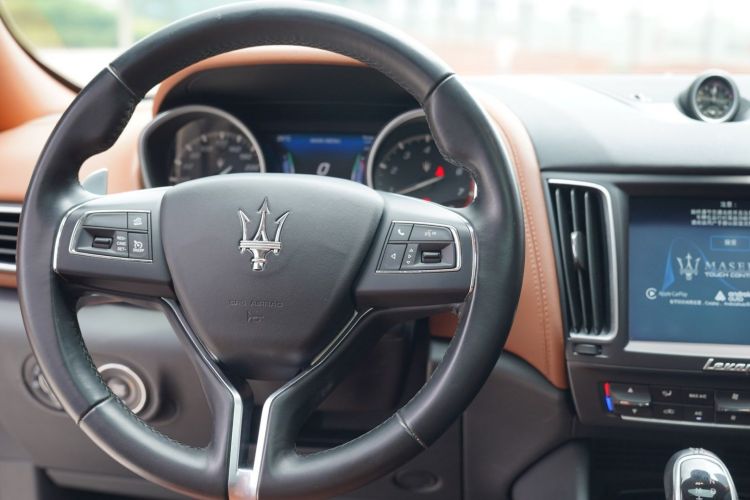 玛莎拉蒂 Levante 2016款 3.0T 标准型中控内饰7002